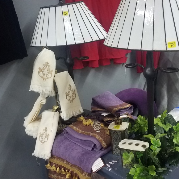 Home decor and more - Picture 5 of 16